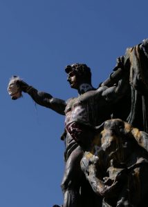 Monumentos en Latinoamérica: Entre la épica patria y la insurrección